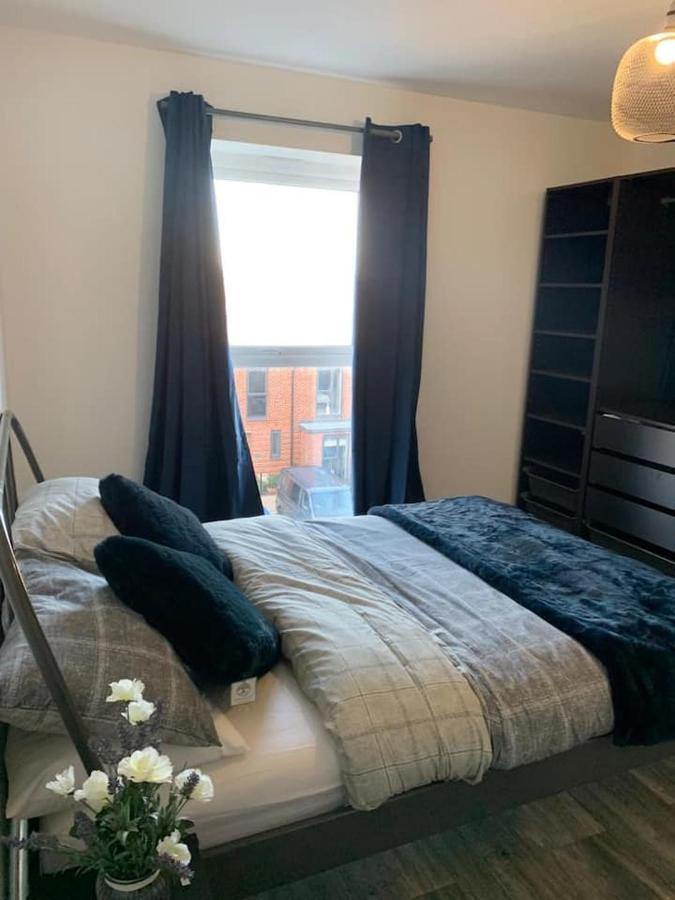 Lovely 1-Bed Serviced Apartment With Free Parking West Thurrock Buitenkant foto